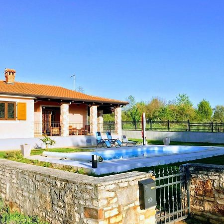 Villa Daisy Tar-Vabriga 外观 照片