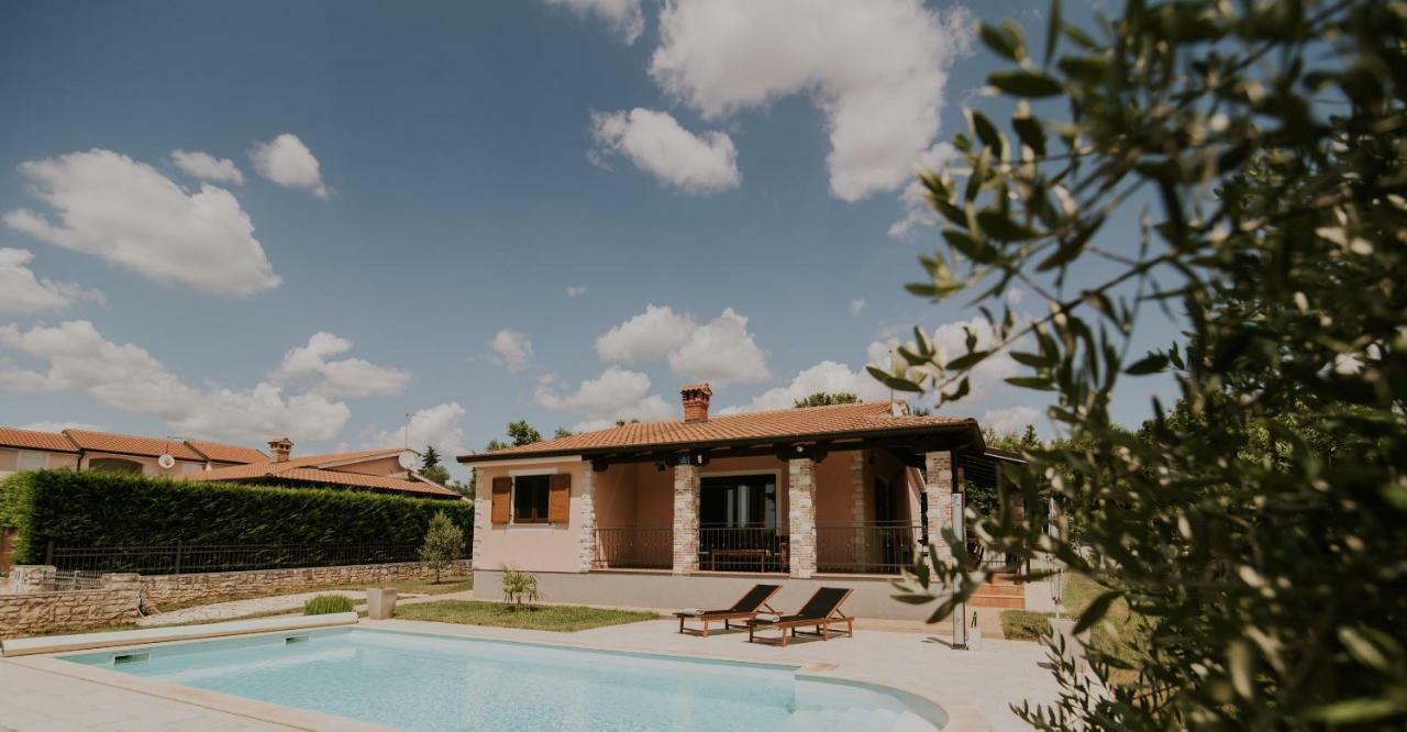 Villa Daisy Tar-Vabriga 外观 照片